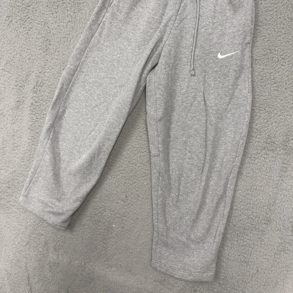 Nike Pants Youth‎ XXS Gray Club Fleece Sweatpants Joggers Drawstring DQ5678-063